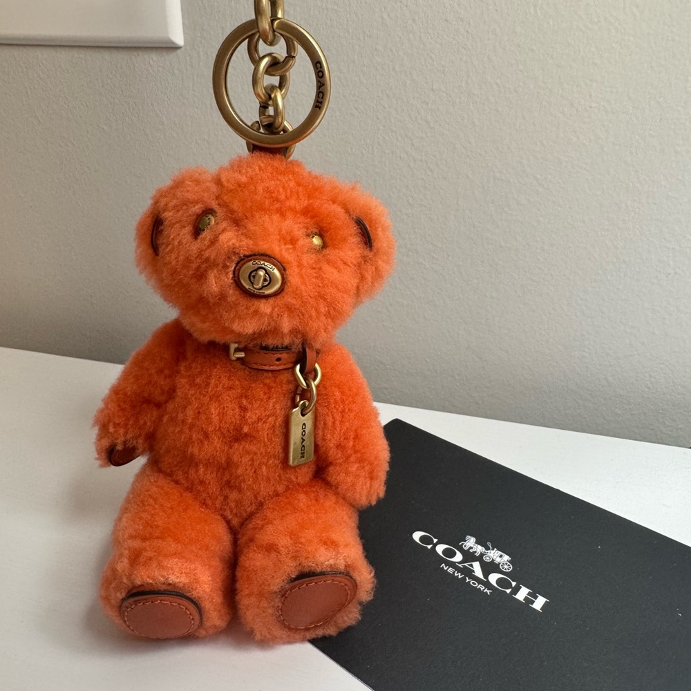 Coach orange shearling bear charm keychain overseas exclusive